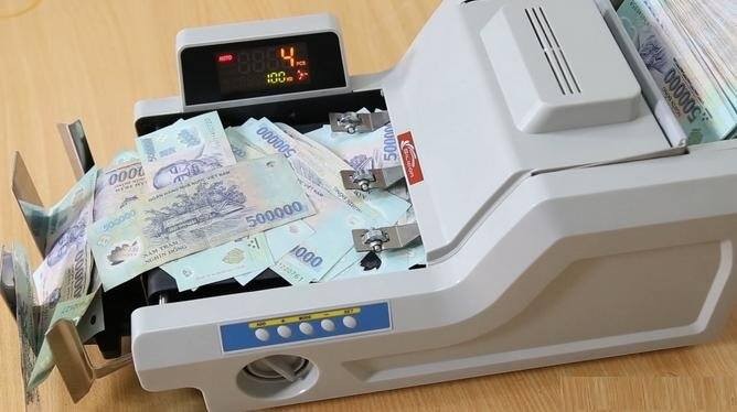 Nên ưu tiên chọn mua máy đếm tiền từ các thương hiệu uy tín và có chế độ bảo hành rõ ràng