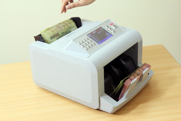 Đảm bảo máy đếm tiền có độ chính xác cao là yếu tố quan trọng nhất
