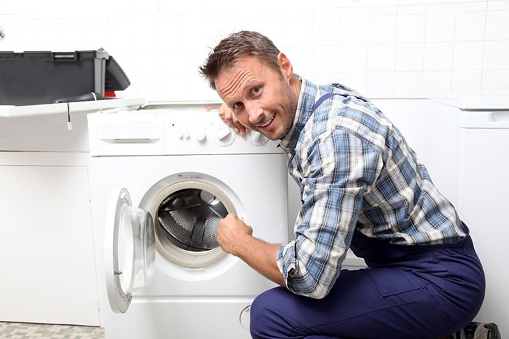 Nếu vẫn không mở được cửa máy giặt thì nên liên hệ trung tâm kỹ thuật chuyên nghiệp