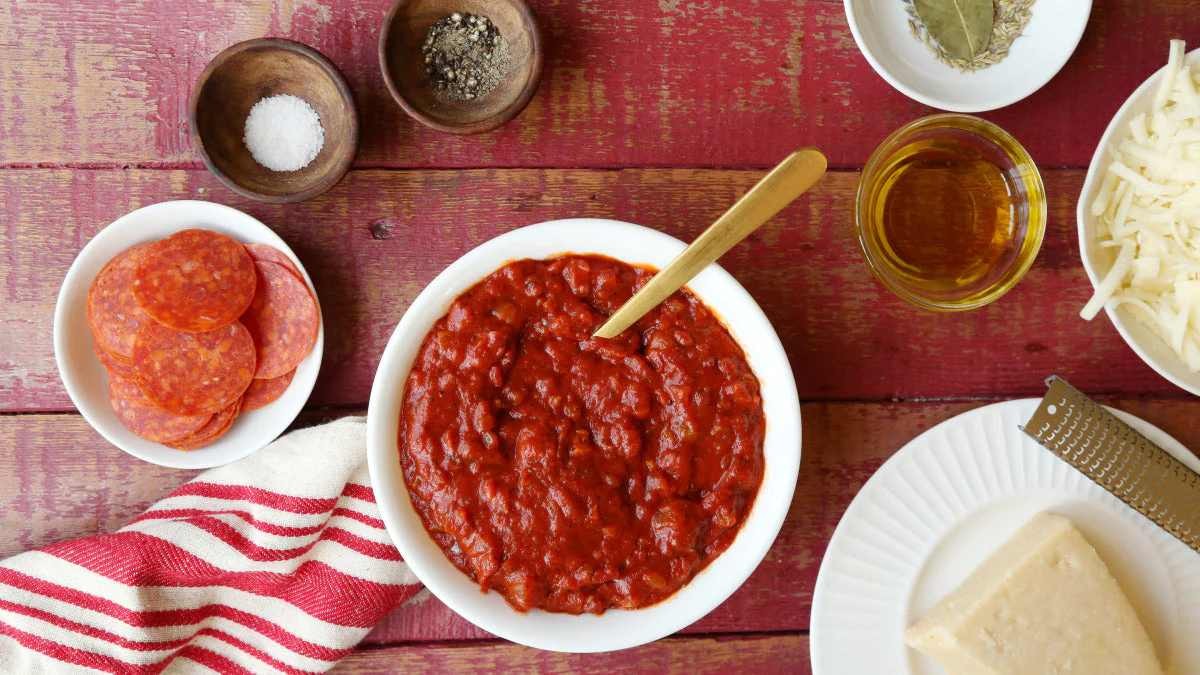 Hướng dẫn cách nướng pizza bằng lò vi sóng bước 3