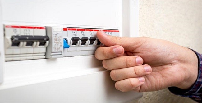 Tránh bật tắt điều hòa Sumikura liên tục để tiết kiệm điện và bảo vệ thiết bị