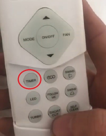 Nhấn nút TIMER trên điều khiển điều hòa Inverter để cài đặt thời gian