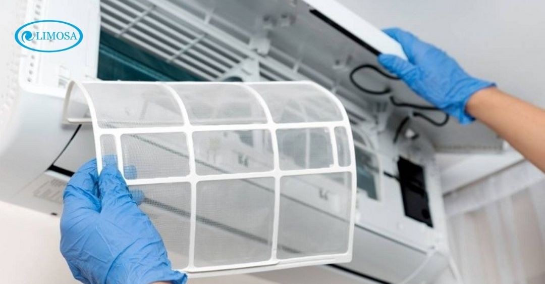 Thực hiện vệ sinh lưới lọc điều hòa định kỳ để tránh bụi bẩn tích tụ